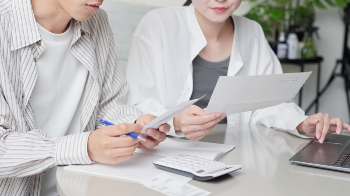 how do health insurance deductibles work